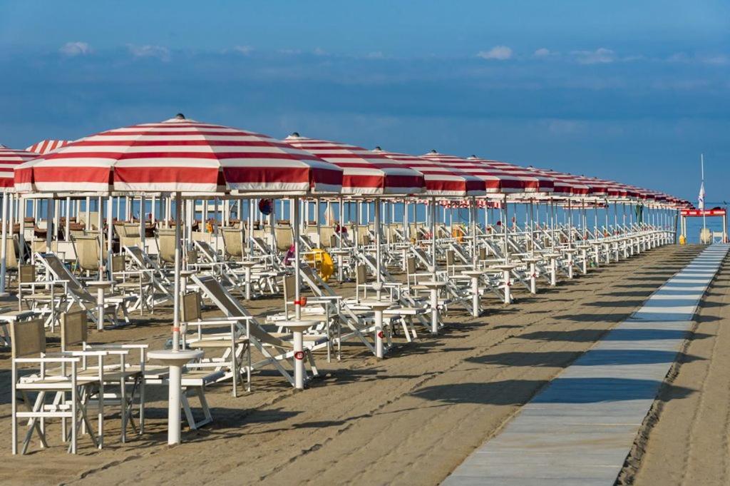 Hotel Crystal Marina di Pietrasanta Ngoại thất bức ảnh
